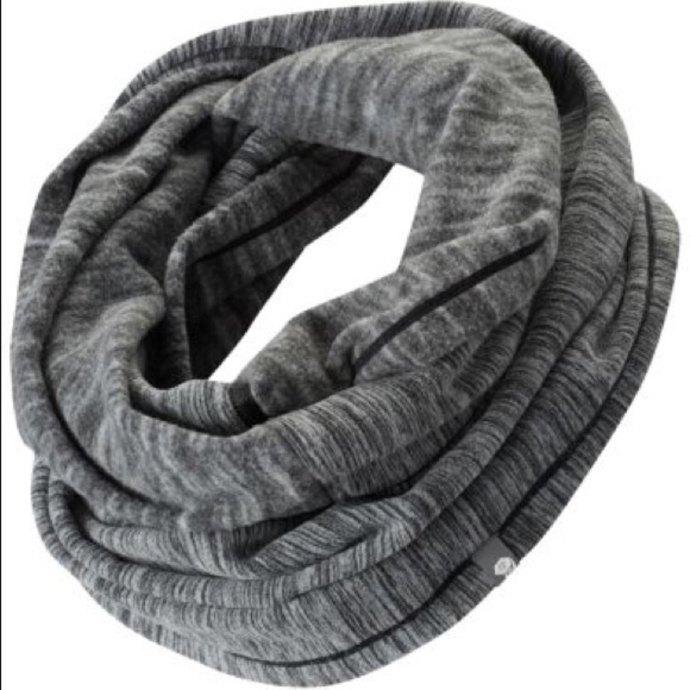 Mountain Hardwear Infinity scarf.